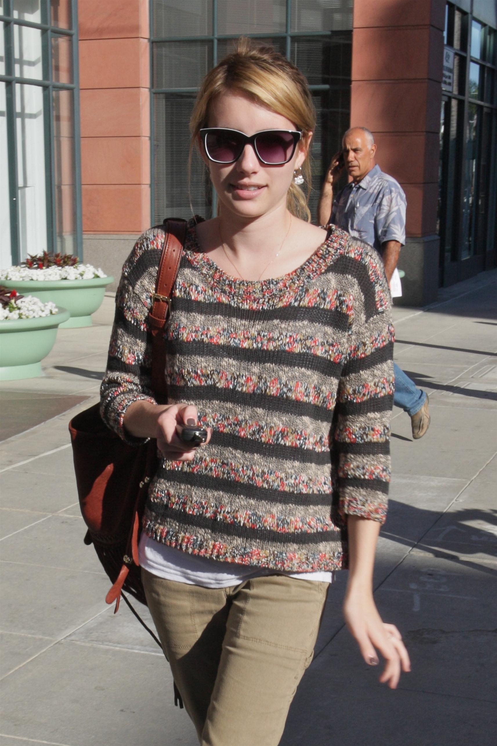 Emma Roberts leaving a nail salon in Beverly Hills photos | Picture 63916